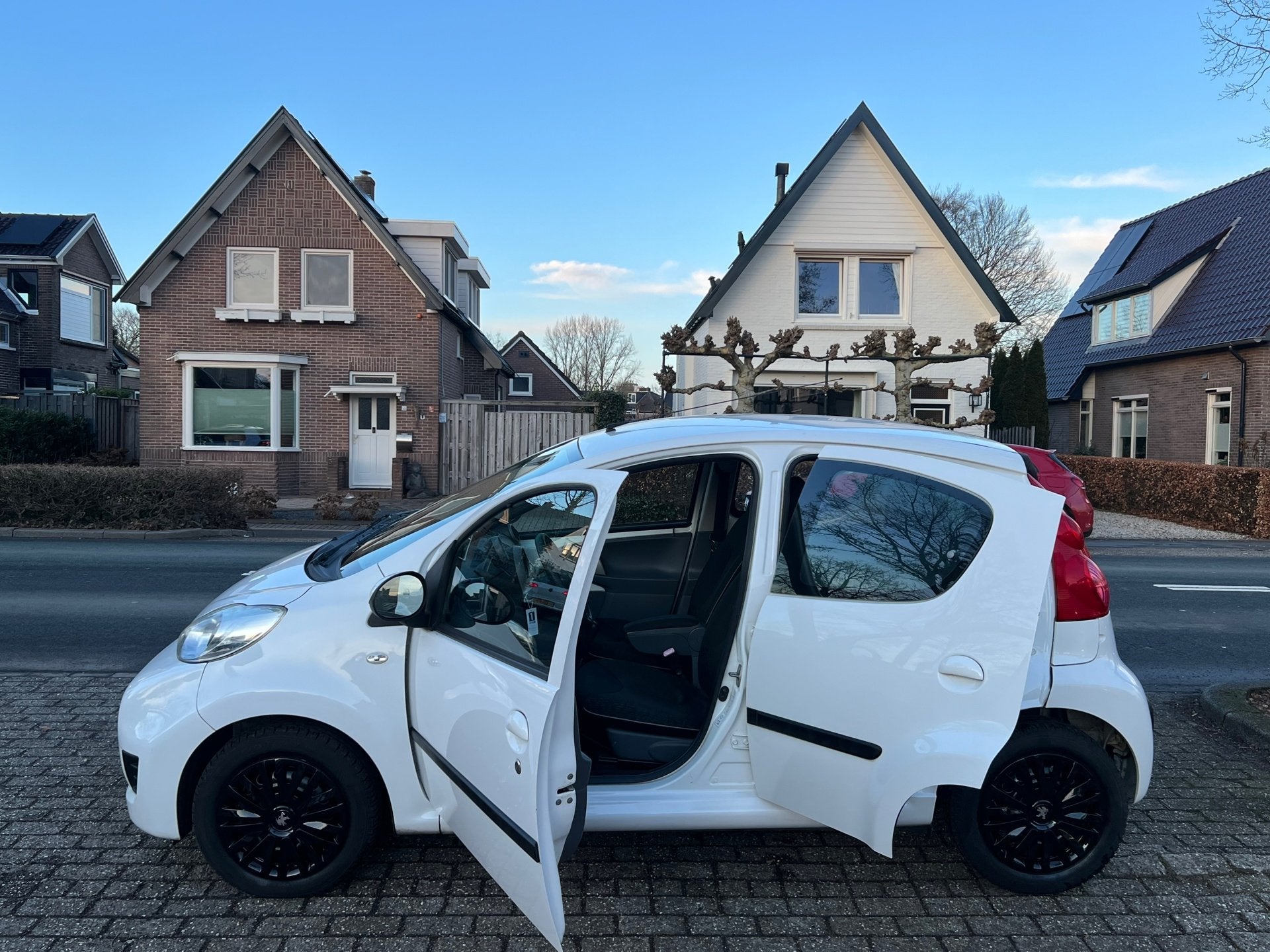 Peugeot 107 1.0-12V XS 109.000 km NL-AUTO-NAP, Auto's, Voorwielaandrijving, Dealer onderhouden, Stof, Gebruikt