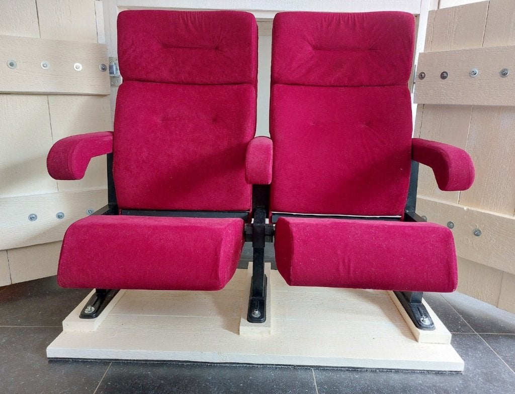 Mooie Rode Bioscoopstoelen / Theaterstoelen - Set van 2, Huis en Inrichting, Ophalen, Gebruikt, Twee, Bioscoop-/Theaterstoelen