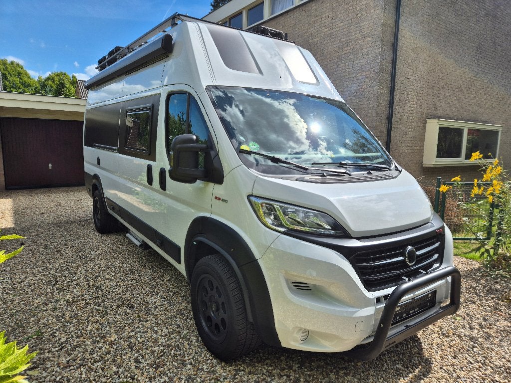 Rapido Dreamer Five | 9-traps automaat | 5 personen | Hefbed, Caravans en Kamperen, Automaat, Ringverwarming, 6 tot 7 meter, Diesel
