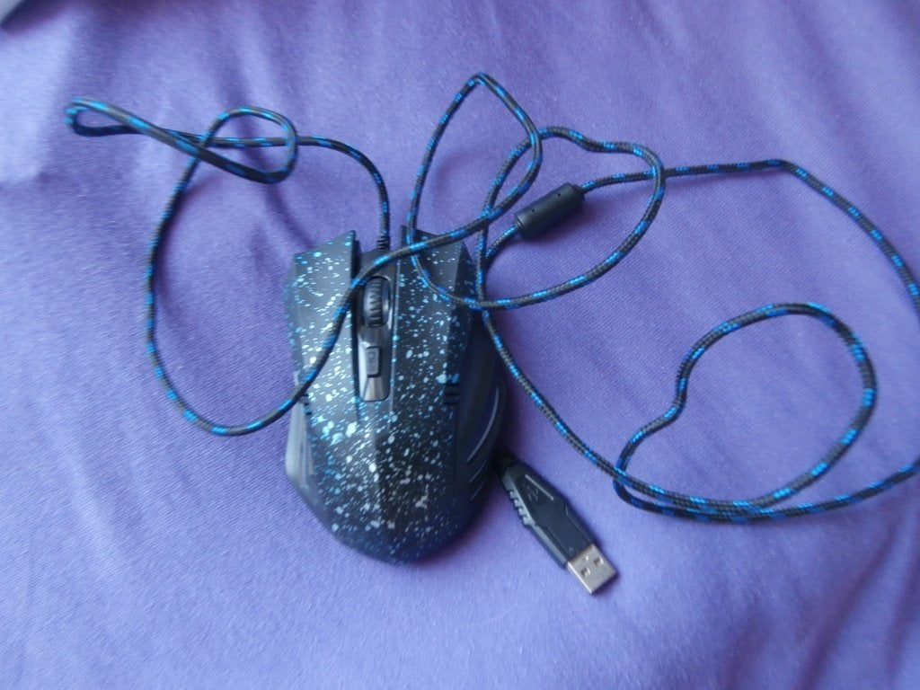 muis zwart met spikkels gamemuis gamen met kabel merk Mascot, Muis, Gaming muis, Mascot, Ophalen of Verzenden