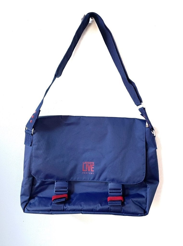 Lacoste LIVE Perfumes Unisex Blue Red Messenger Bag, Sieraden, Tassen en Uiterlijk, Ophalen of Verzenden, Nieuw, Blauw, Overige merken