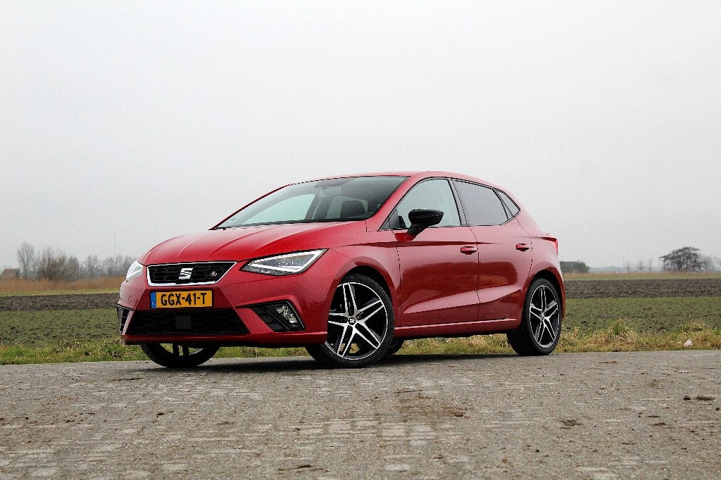 Seat Ibiza 1.0 TSI FR Navi / Carplay / LED / Climate / Mode, Auto's, Stof, 95 pk, Ibiza, Handgeschakeld