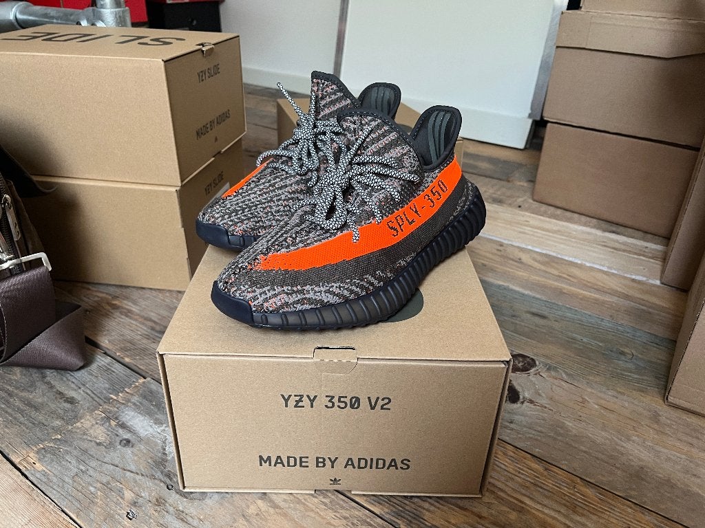 Adidas Yeezy 350 v2 Carbon Beluga - 42 2/3, Overige kleuren, Nieuw, Ophalen of Verzenden, Sneakers of Gympen
