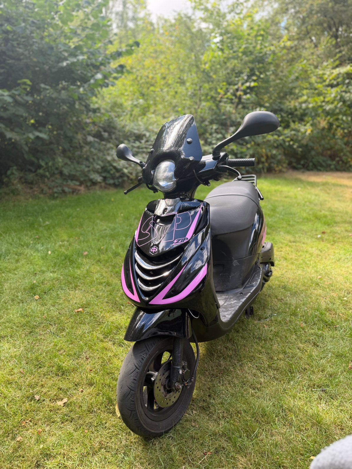 Piaggio zip zwart roze 50cc 4 takt, Ophalen of Verzenden, Zo goed als nieuw, Benzine, Zip