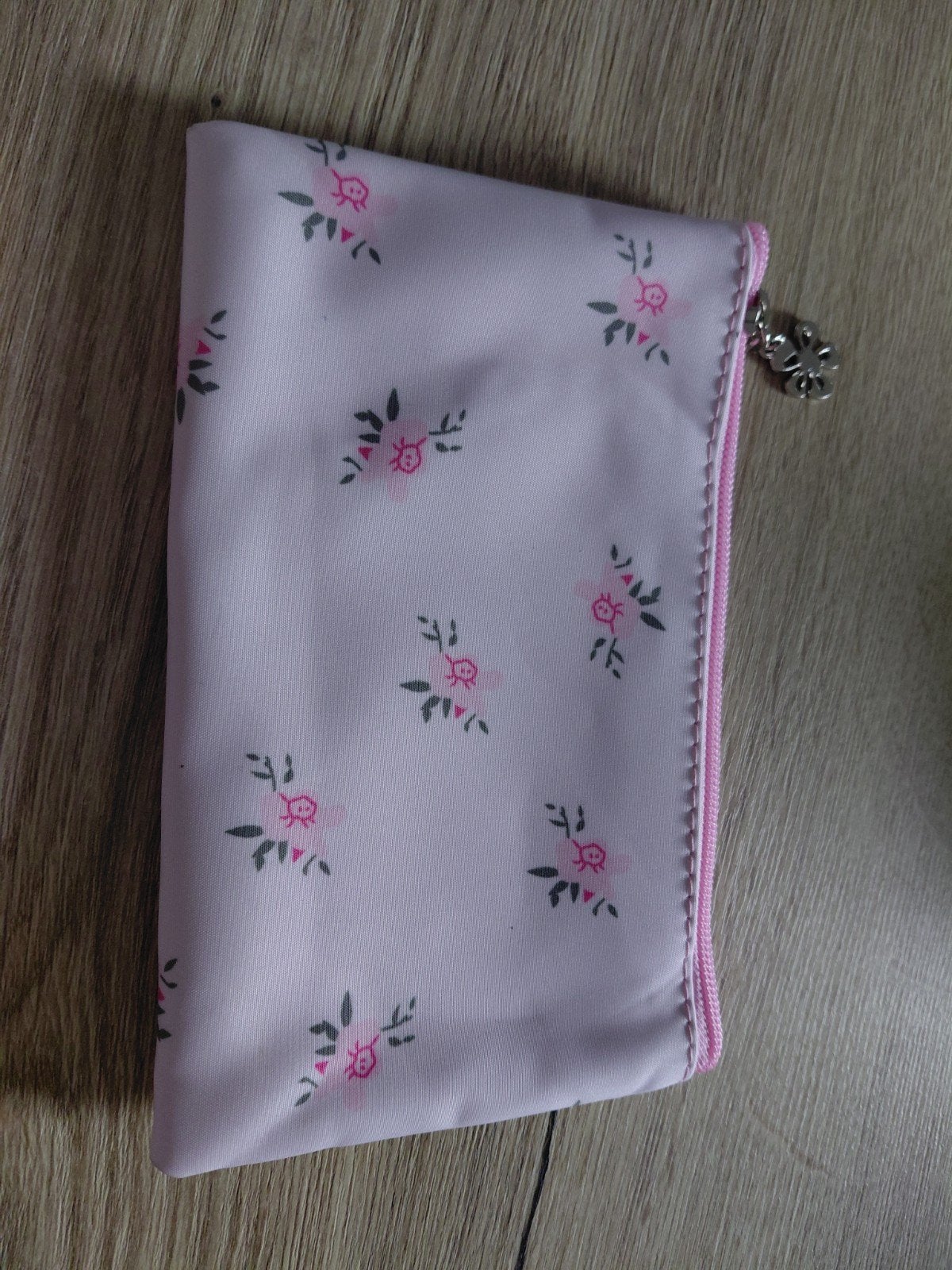 roze etui met bloemen, Diversen, Ophalen of Verzenden, Nieuw