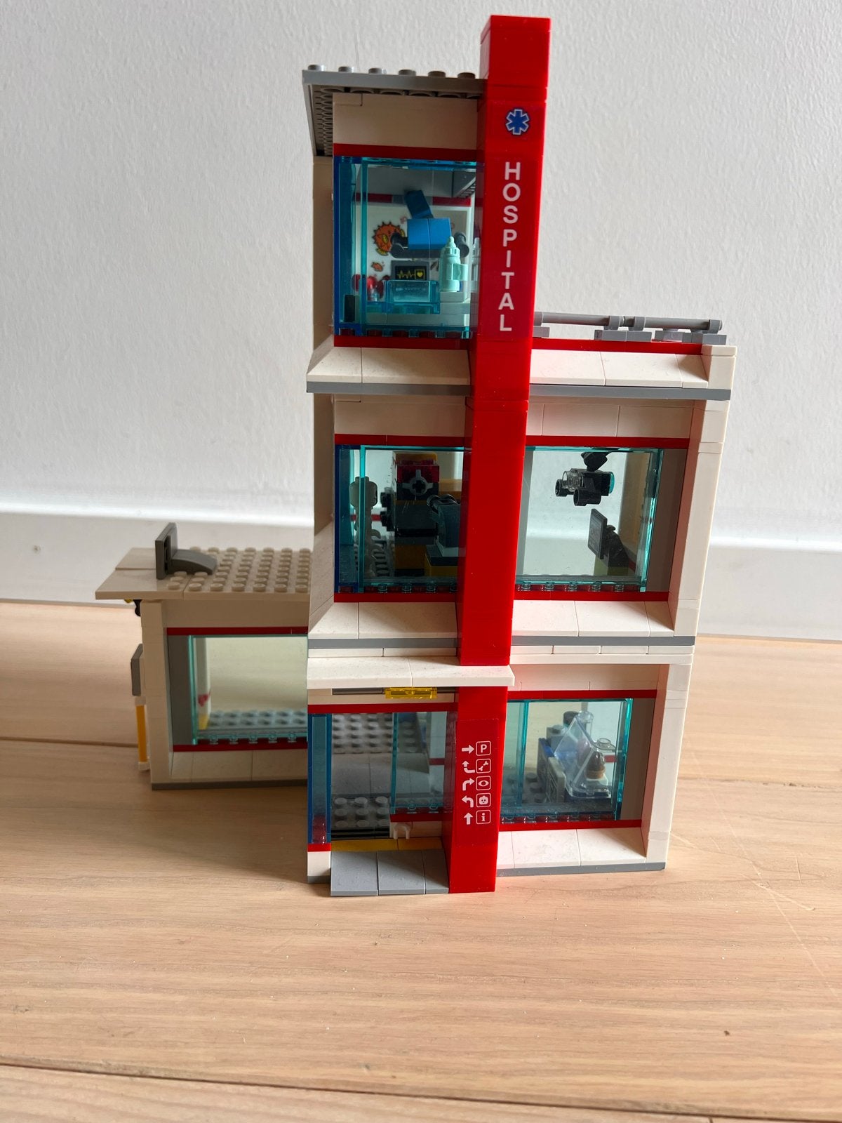 Lego City Ziekenhuis (60204), Ophalen of Verzenden, Gebruikt, Overige merken