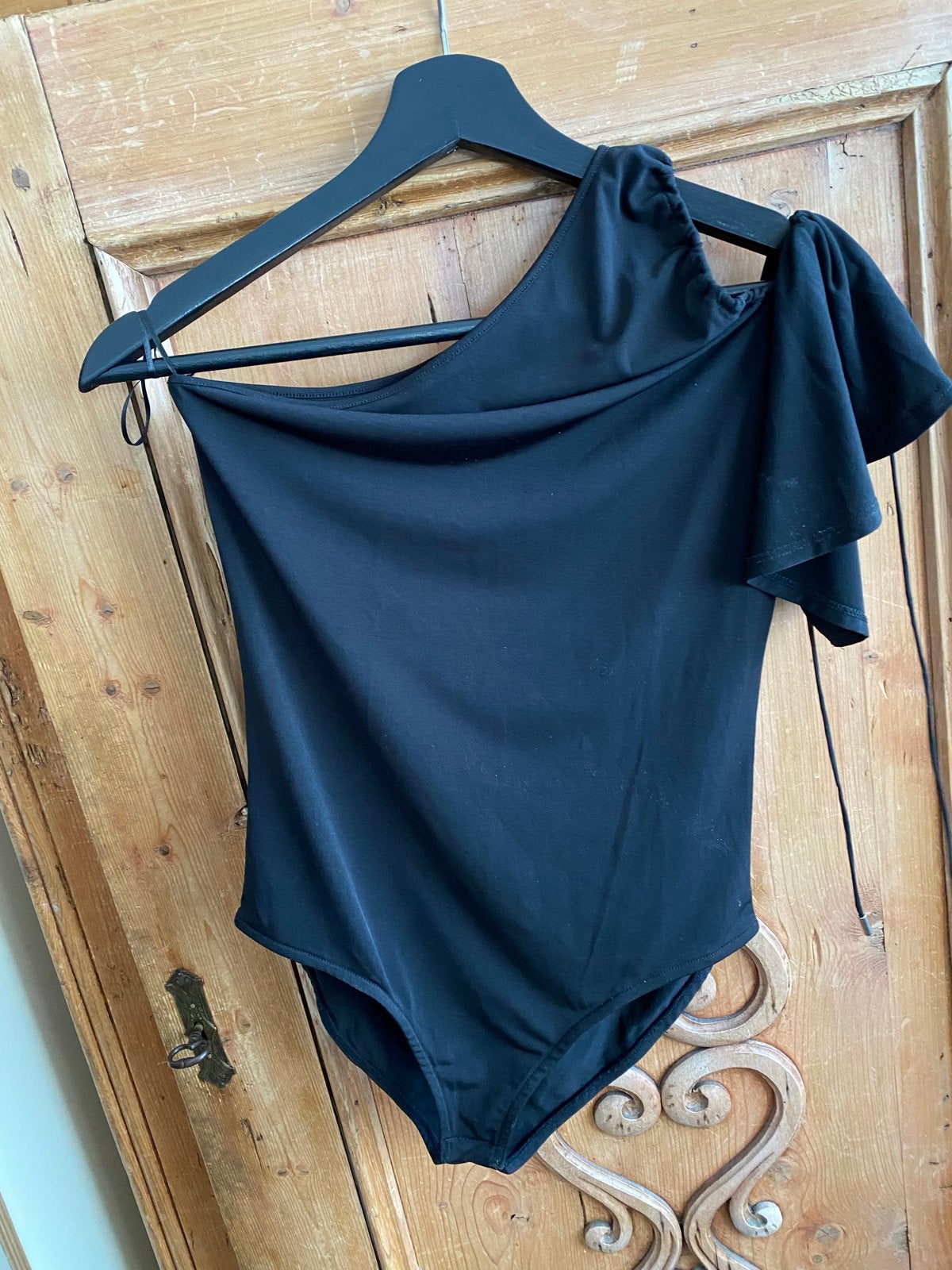 Elegante Zwarte One-Shoulder Bodysuit Zara Maat M, Maat 38/40 (M), Zwart, Nieuw, Ophalen of Verzenden