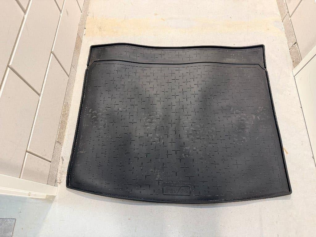 kofferbakmat voor Volkswagen Tiguan (vanaf 2016), Ophalen, Zo goed als nieuw