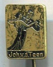 Joh v.d. Teen zwart op koper dans speldje ( X_093 ), Verzenden, Zo goed als nieuw, Sport, Speldje of Pin