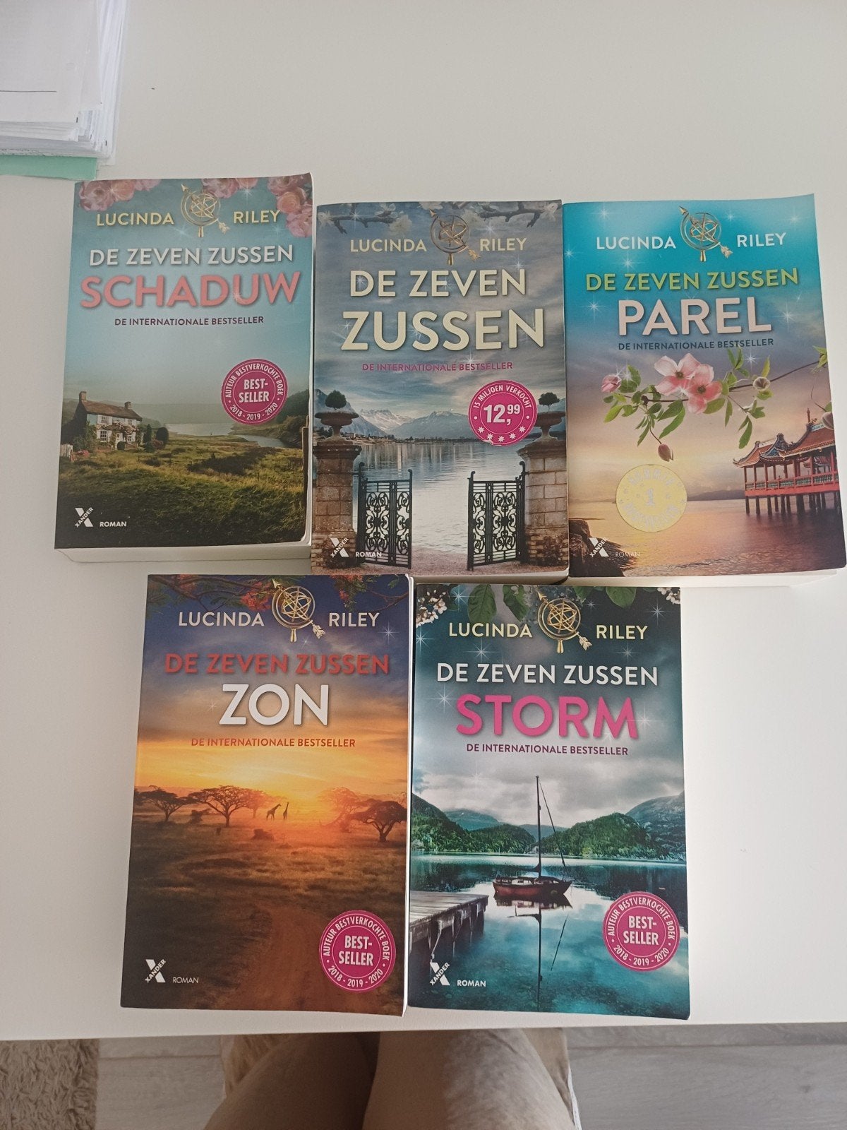 Lucinda Riley zeven zussen 5 boeken, Boeken, Ophalen, Zo goed als nieuw, Lucinda Riley