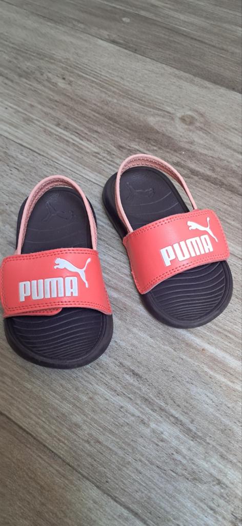 Slippers puma maat 22, Kinderen en Baby's, Babykleding | Schoentjes en Sokjes, Ophalen of Verzenden, Meisje, Overige typen