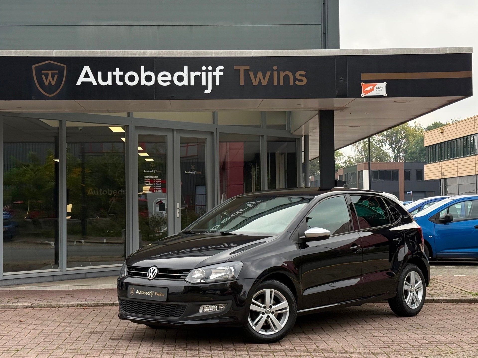 Volkswagen Polo 1.2 blackedition|stoelver|lm wielen | nieuwe, Auto's, Voorwielaandrijving, Gebruikt, Zwart, 1198 cc