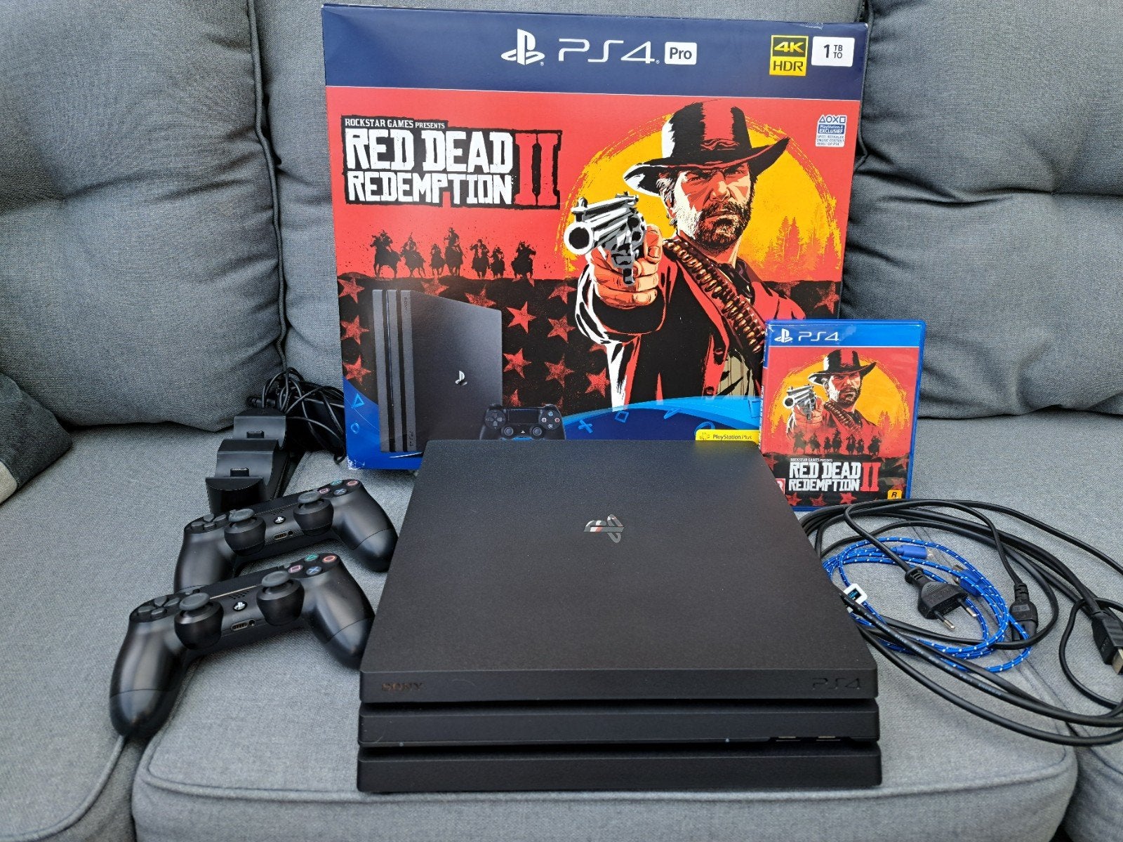 Sony Playstation Pro 4K HDR 1TB REDDEAD REDEMPTION 2, Spelcomputers en Games, Ophalen, Zo goed als nieuw, Met 2 controllers, Pro