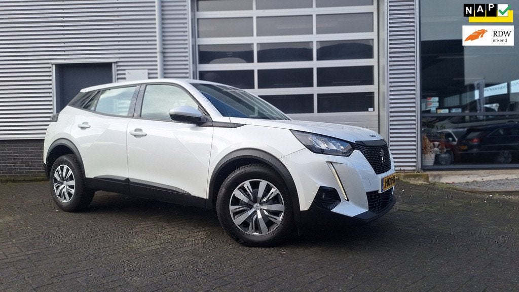 Peugeot 2008 1.2 PureTech Active /Wit Metalic/Navigatie/Pdc, 101 pk, Gebruikt, Euro 6, 1199 cc