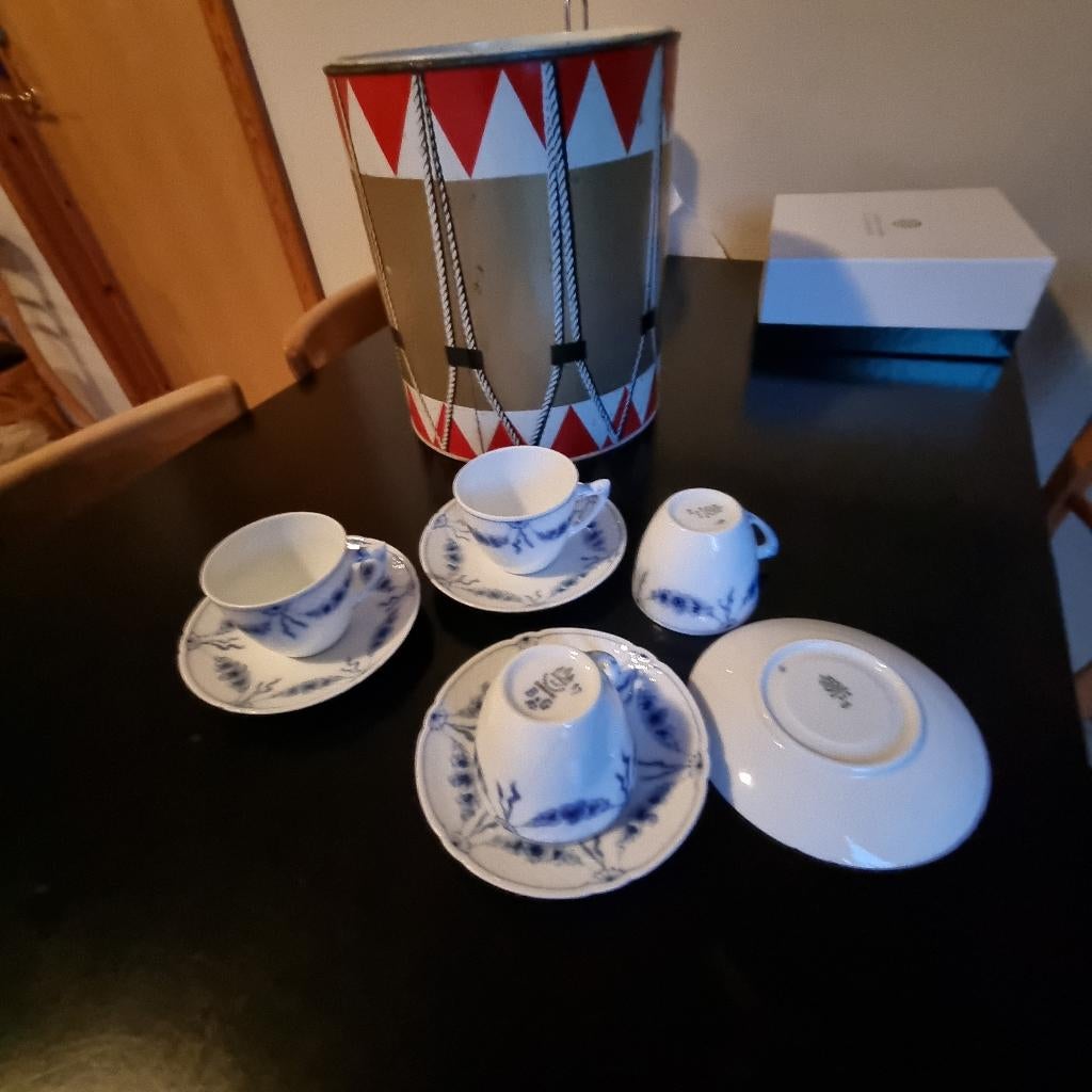 Royal Copenhagen/B&G koffiekopjes Empire, Huis en Inrichting, Keuken | Servies, Ophalen of Verzenden, Zo goed als nieuw, Overige stijlen