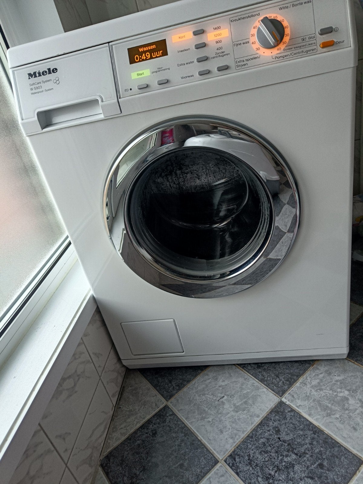 Miele W5903 SoftCare System Wasmachine, Ophalen of Verzenden, Zo goed als nieuw, Voorlader, 85 tot 90 cm