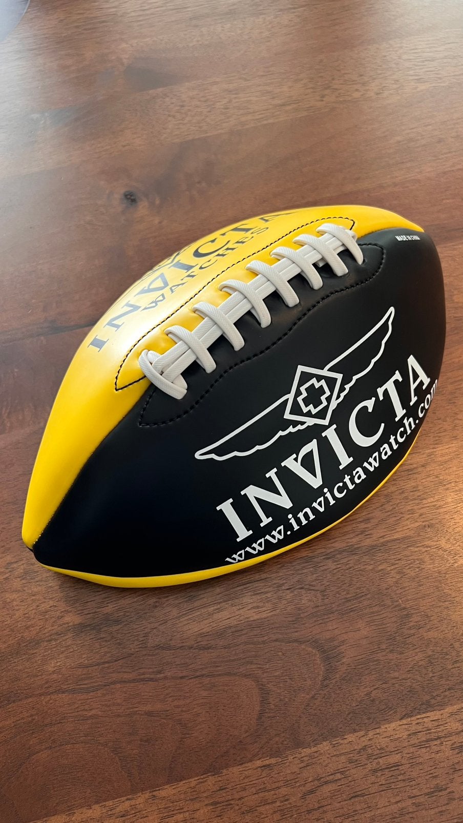 Rugby bal vh horloge merk Invicta, Sport en Fitness, Ophalen of Verzenden, Nieuw, Bal