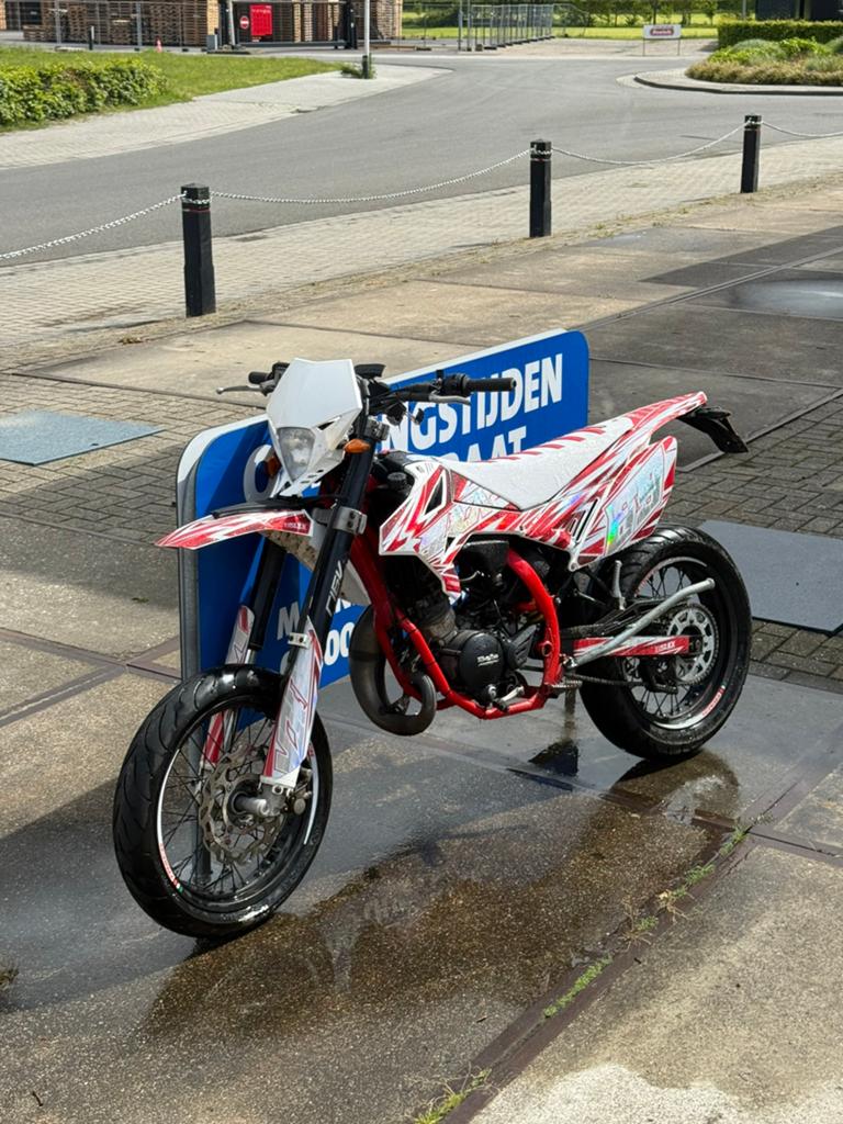 Custom beta track rr 50, Fietsen en Brommers, Brommers | Overige merken, Ophalen of Verzenden, Zo goed als nieuw
