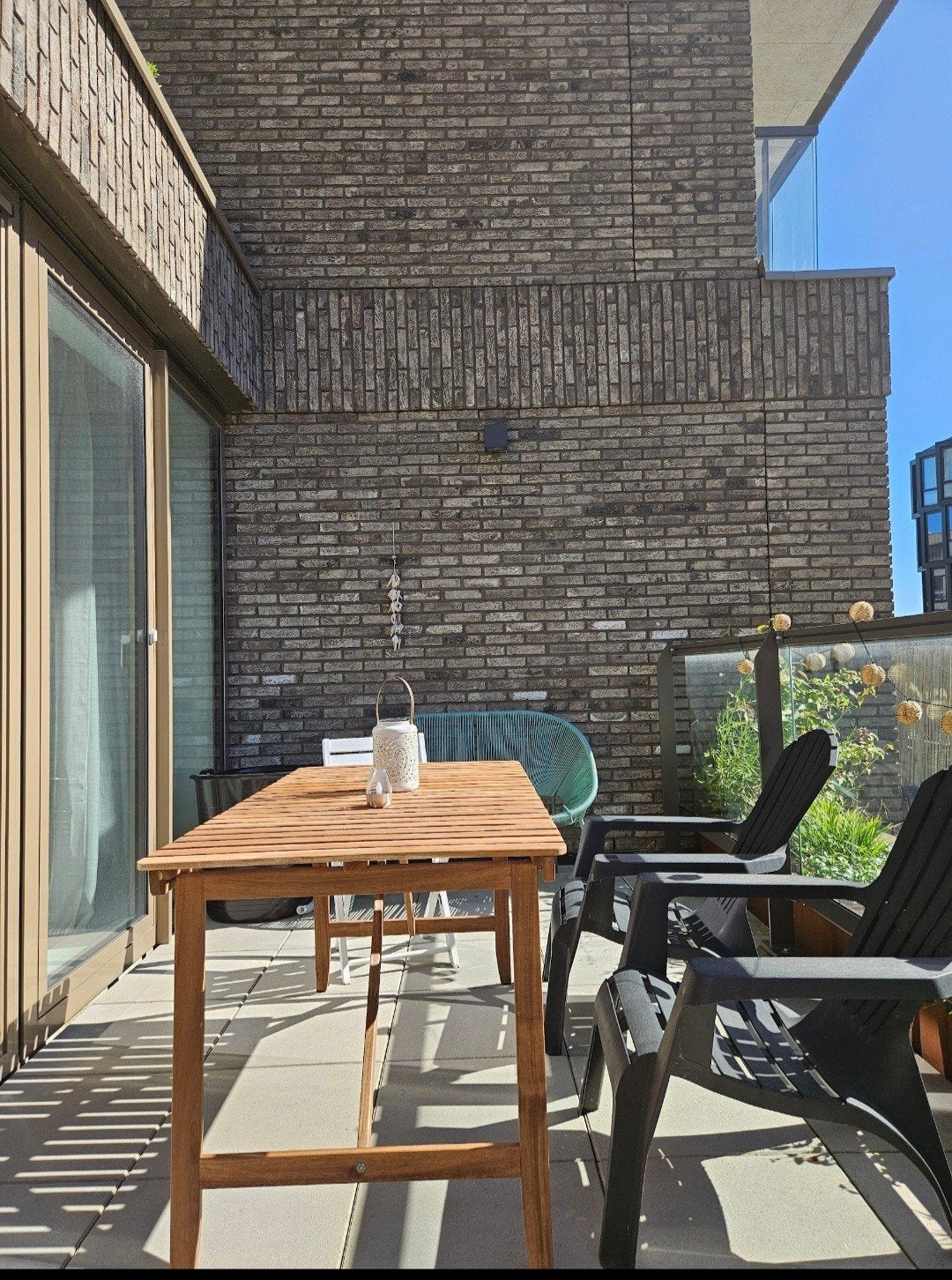 IKEA ASKHOLMEN Tuintafel plus 2 groene xenos stoelen, Ophalen