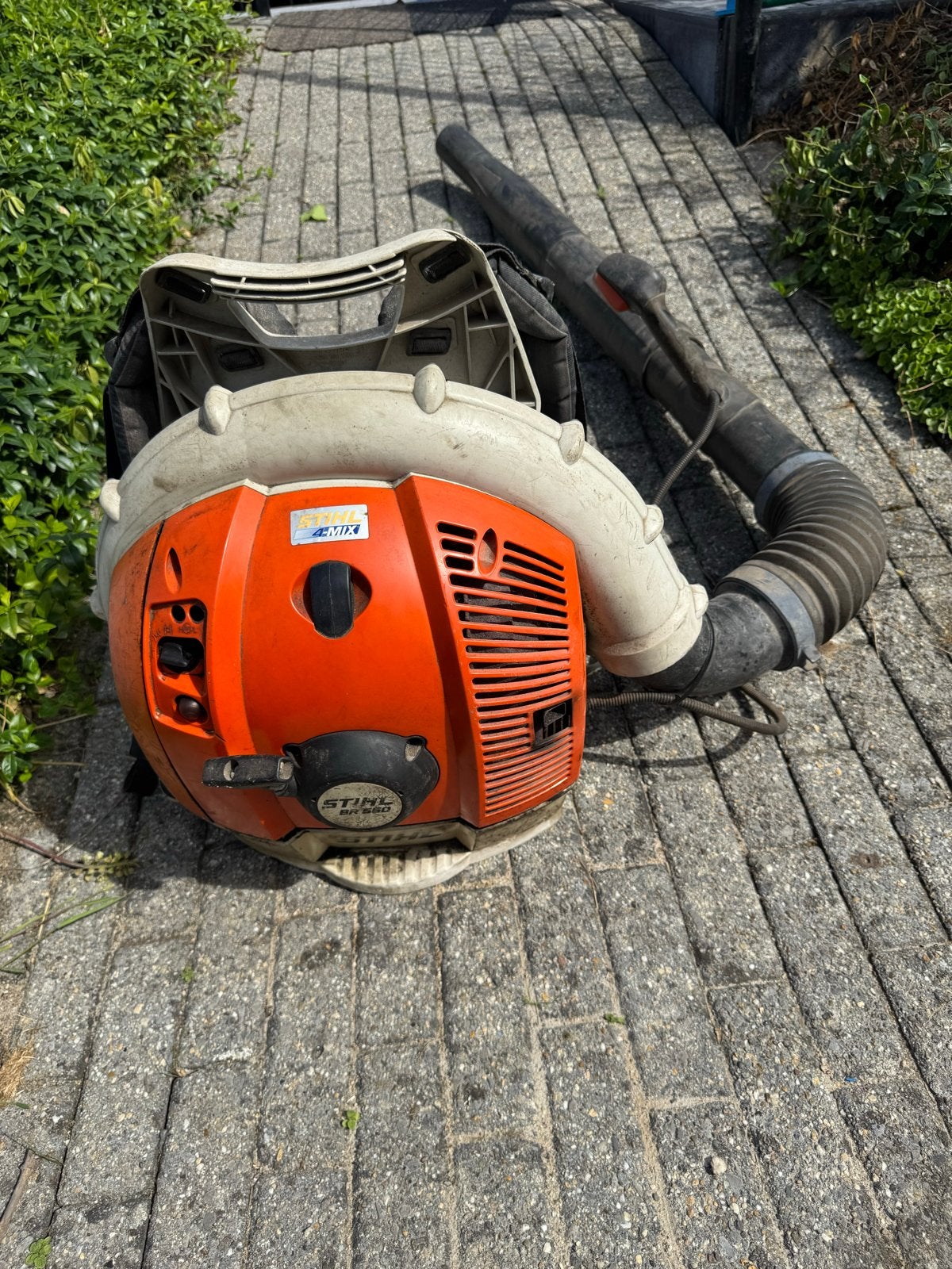 Stihl BR550 Professionele Bladblazer - Perfect Werkend, Tuin en Terras, Ophalen, Gebruikt, Benzine, Ruggedragen