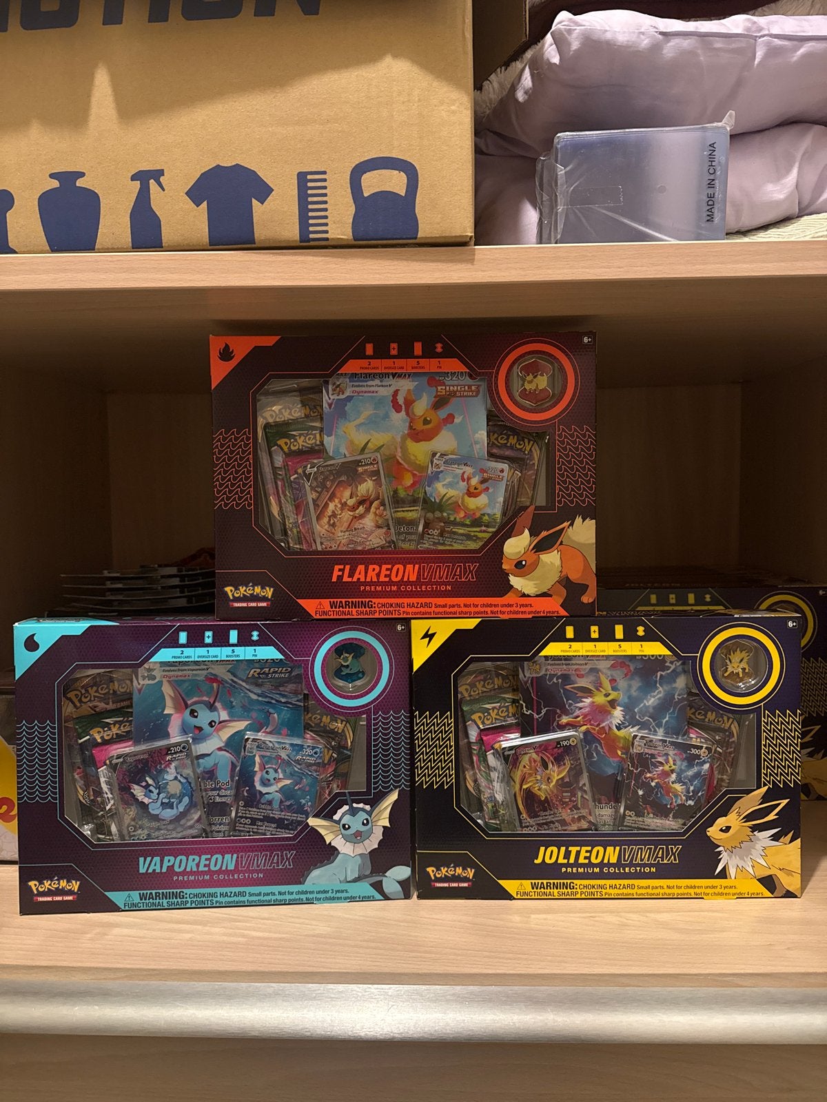 Pokémon Flareon, Vaporeon, Jolteon VMAX Premium Collection, Ophalen of Verzenden, Nieuw, Overige typen