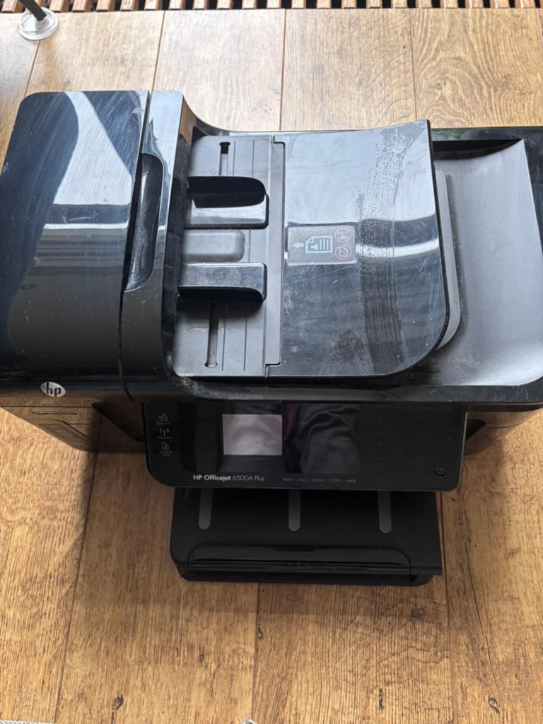 HP Officejet 6500A Plus printer met extra inkt (defect), Computers en Software, Printers, Niet werkend, All-in-one, Inkjetprinter