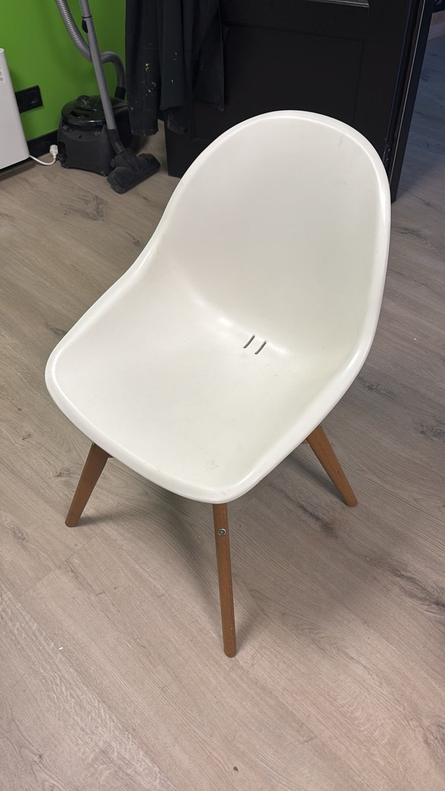 6 Witte Eetkamerstoelen met Houten Poten, Huis en Inrichting, Stoelen, Ophalen, Gebruikt, Wit, Vijf, Zes of meer stoelen