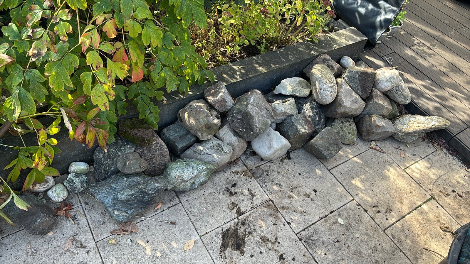 Diverse rotsen, keien en kruiken voor tuin of vijver, Ophalen, Overige materialen, Gebruikt, Kei