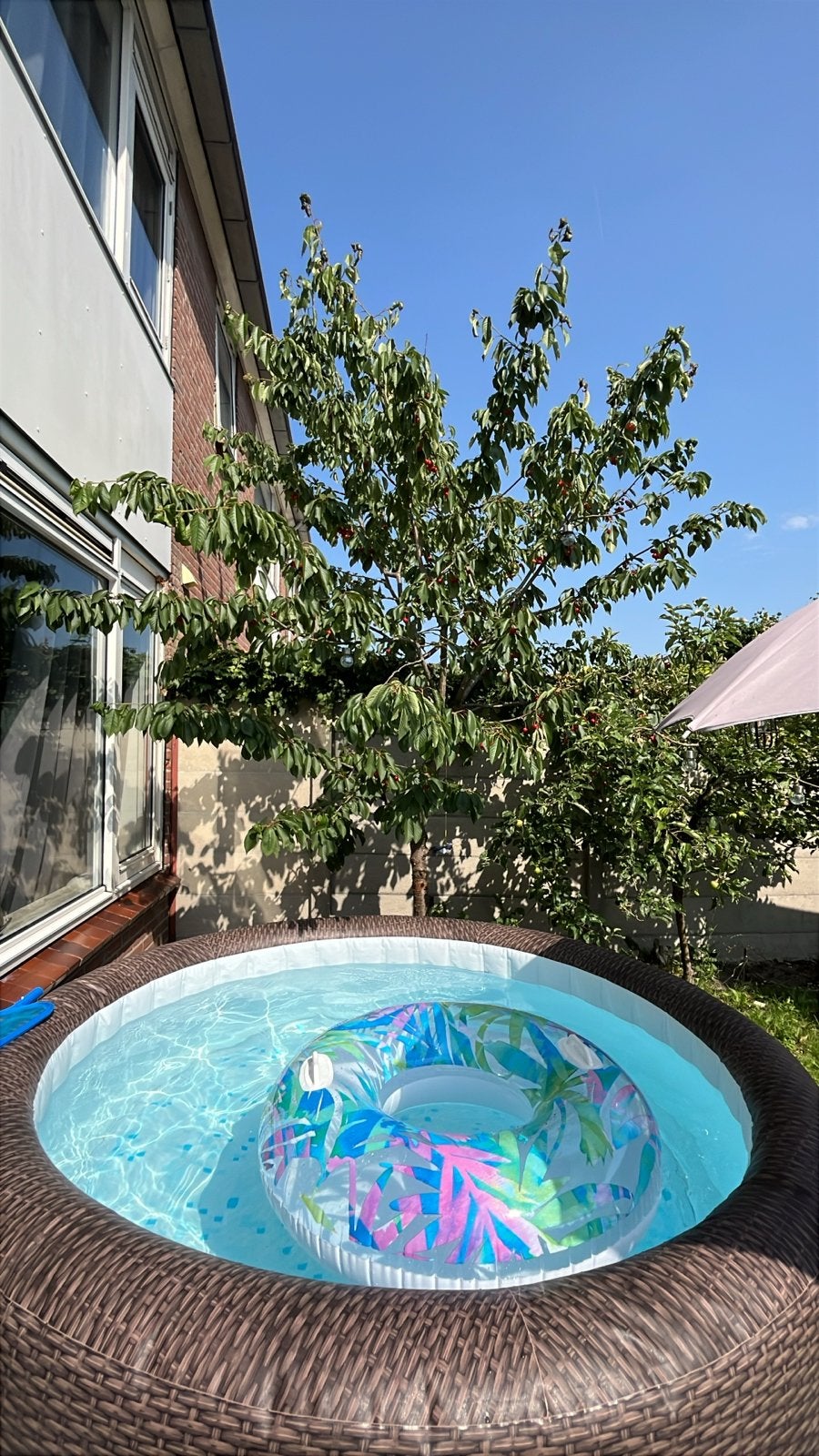Opblaasbare Jacuzzi met Pomp en Afdekzeil, Ophalen, Gebruikt, Afdekzeil, Opblaasbaar