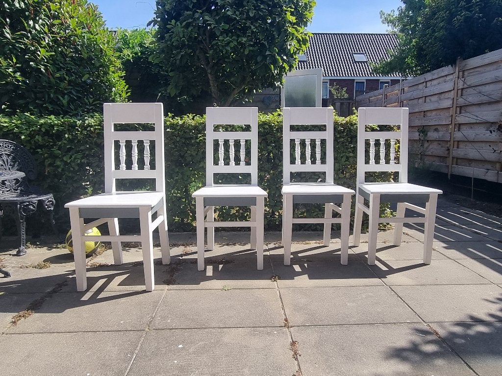 Prachtige witte houten stoelen (set van 4) binnen,buiten, Ophalen, Zo goed als nieuw, Brocant, 4 tot 6 stoelen