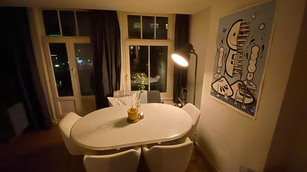 Ovale eettafel met 4 stoelen, Huis en Inrichting, Ophalen, Kunststof, Gebruikt, 100 tot 150 cm