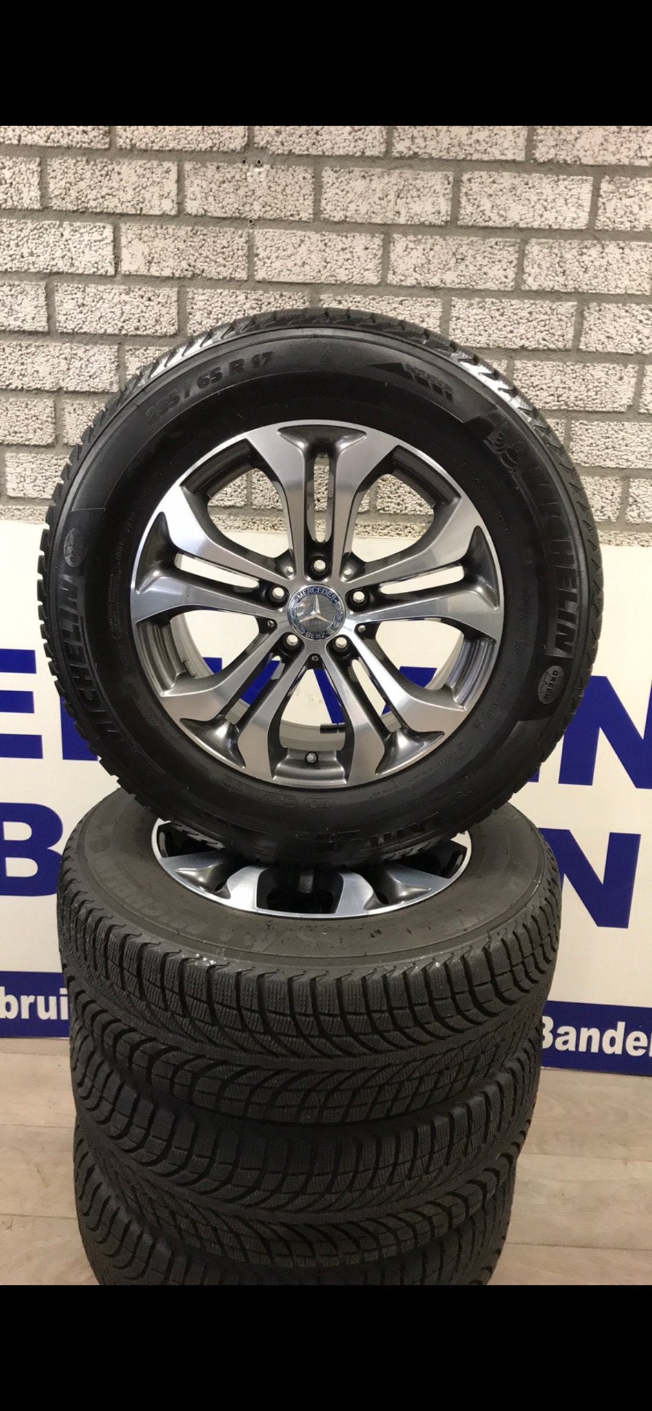 17" Lichtmetalen Mercedes GLC Velgen met Michelin Winterband, Gebruikt, Banden en Velgen, 17 inch, 235 mm