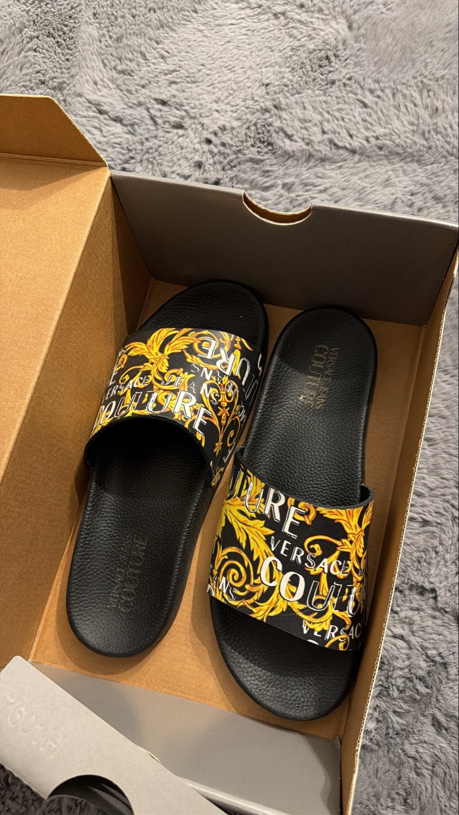 Versace Jeans Couture Slippers - Zwart/Goud, Ophalen of Verzenden, Nieuw, Zwart, Slippers