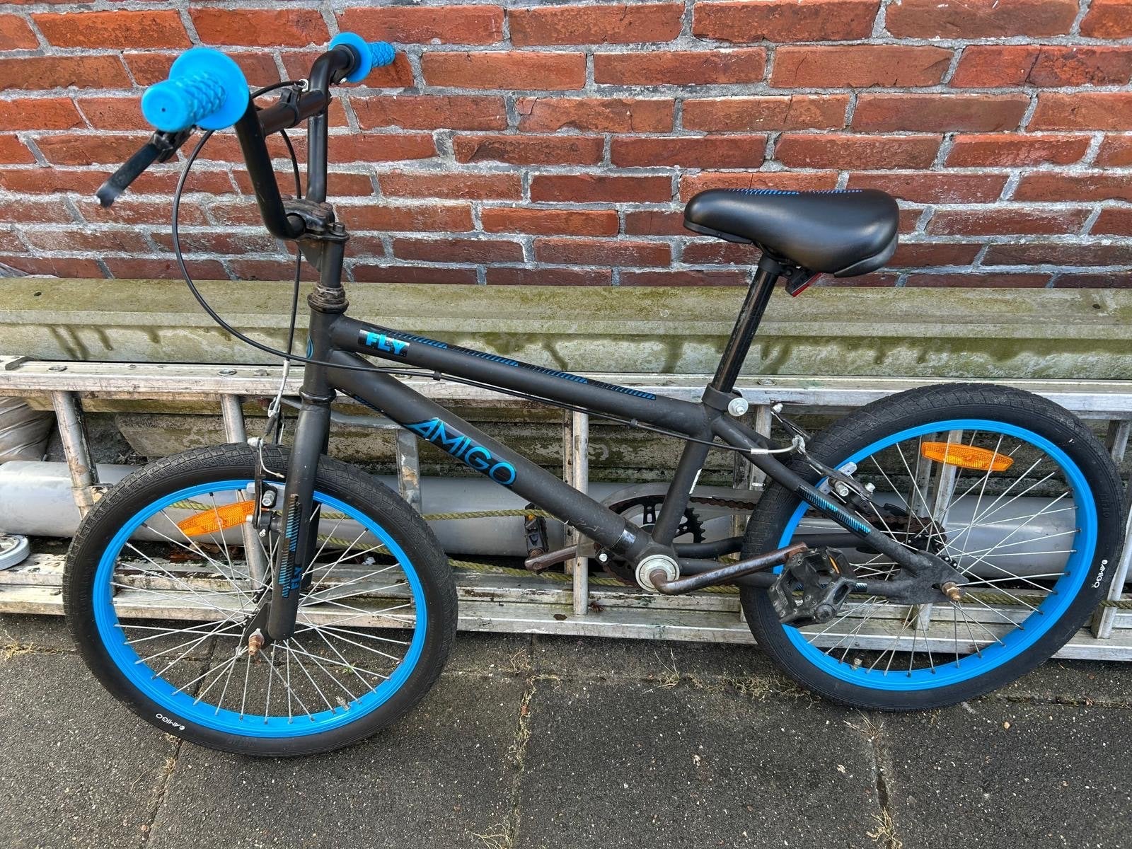 Amigo BMX Fiets 20” - Zwart met Blauwe Details, Ophalen, Gebruikt, 16 tot 20 inch