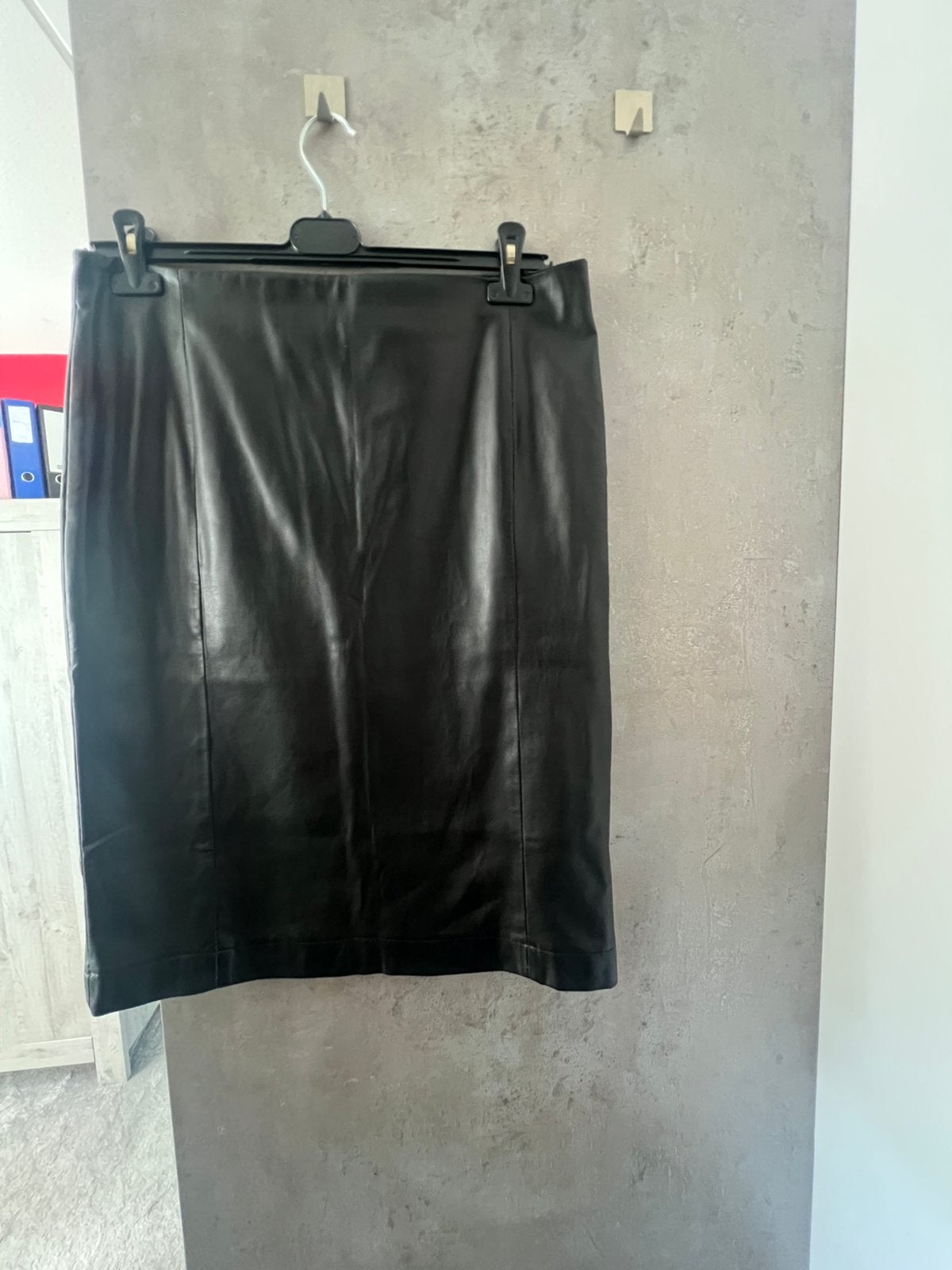Imitatie leren rok, Zwart, Maat 42/44 (L), Ophalen of Verzenden, Knielengte
