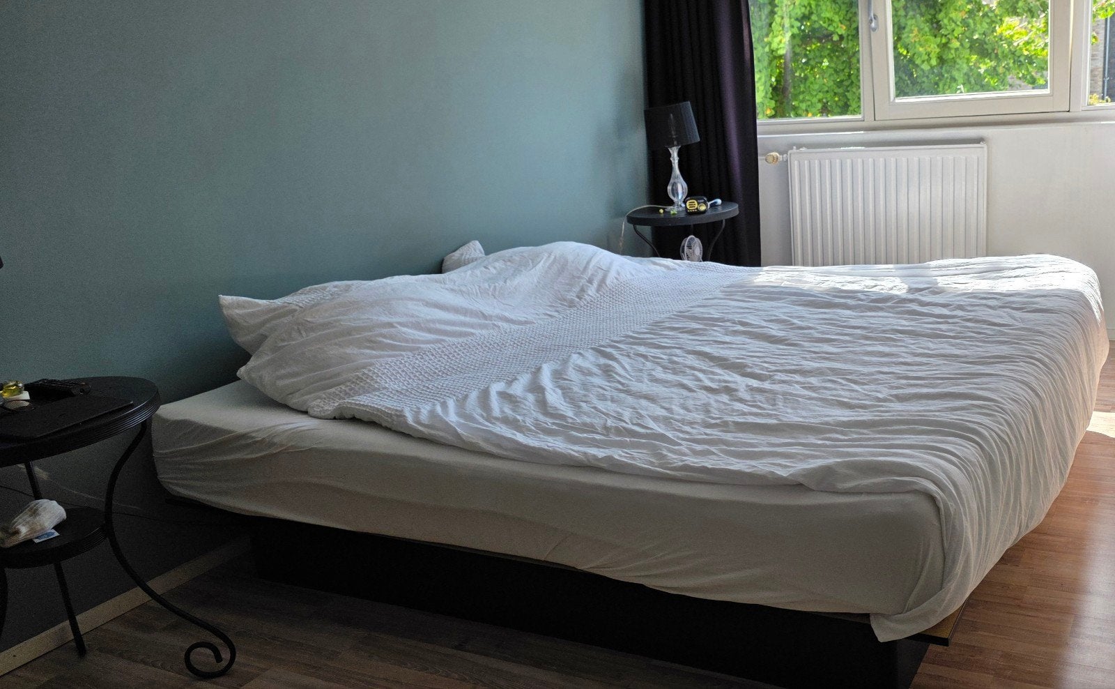 Gratis waterbed, tafeltjes en nachtlampjes