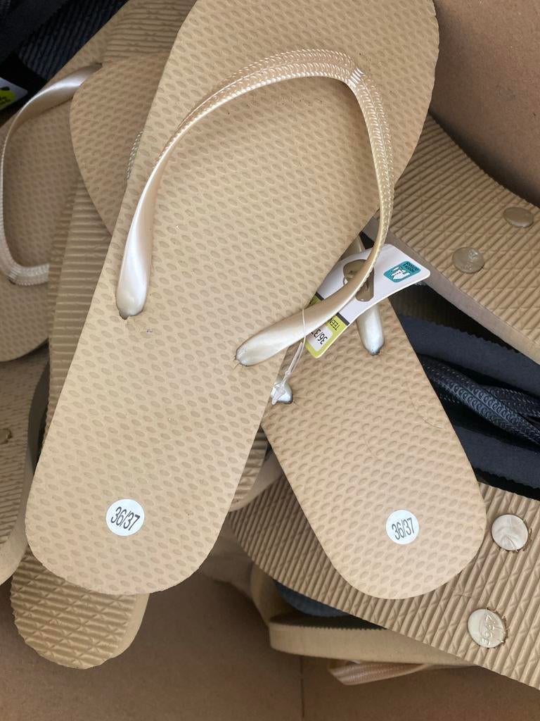 50 paar nieuwe slippers maat 36/37, Slippers, Overige kleuren, Onbekend, Nieuw