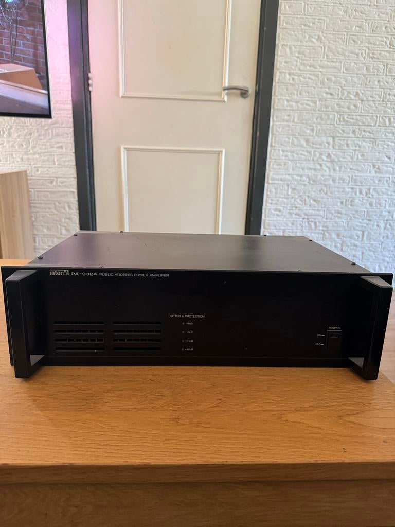 Inter-M PA-9324 Public Address Power Amplifier, Audio, Tv en Foto, Versterkers en Receivers, Overige systemen, Zo goed als nieuw