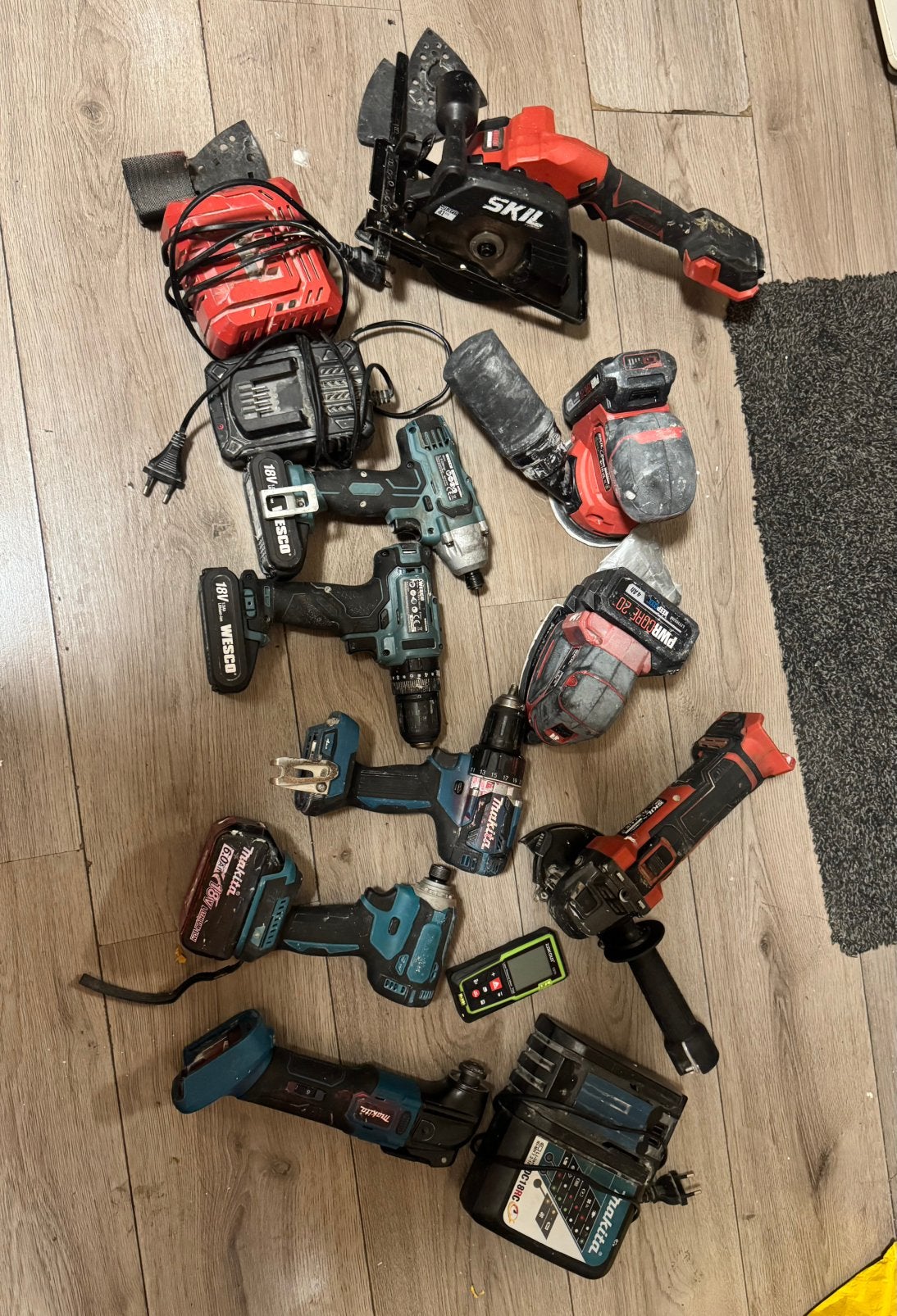 Makita boormachine, kettingzaag, Doe-het-zelf en Verbouw, Gereedschap | Handgereedschap, Ophalen of Verzenden, Zo goed als nieuw