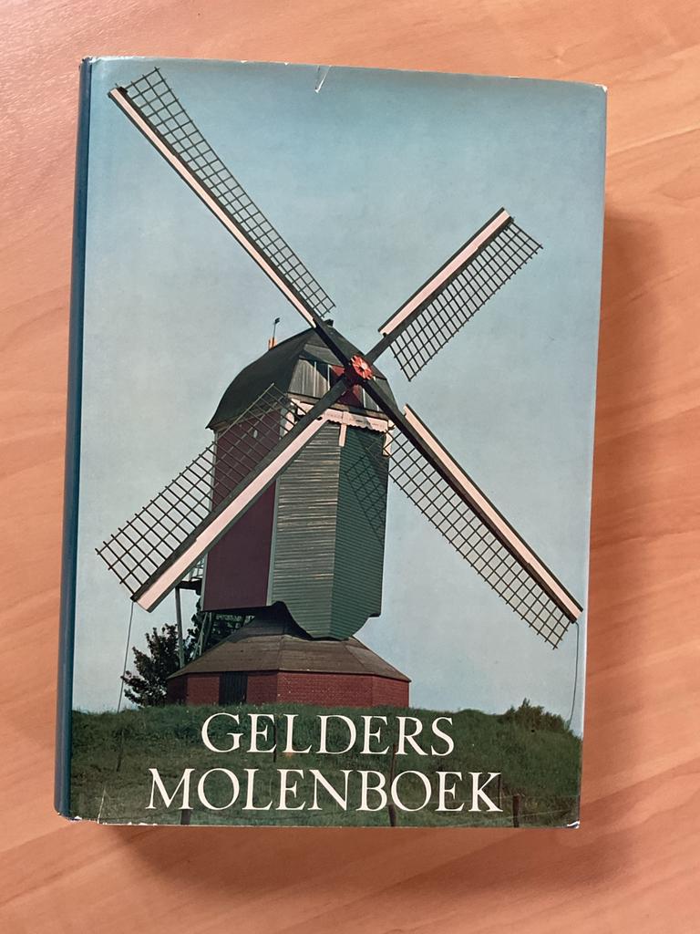 Gelders Molenboek.  J. Korf   Uitgave Walburg 1969, Boeken, Ophalen of Verzenden, Gelezen