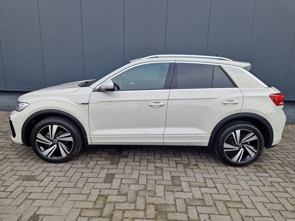 Volkswagen T-Roc 1.5 TSI DSG 150PK R-Line /IQ Drive /IQ Ligh, 12 maanden, Zwart, 4 cilinders, Bedrijf