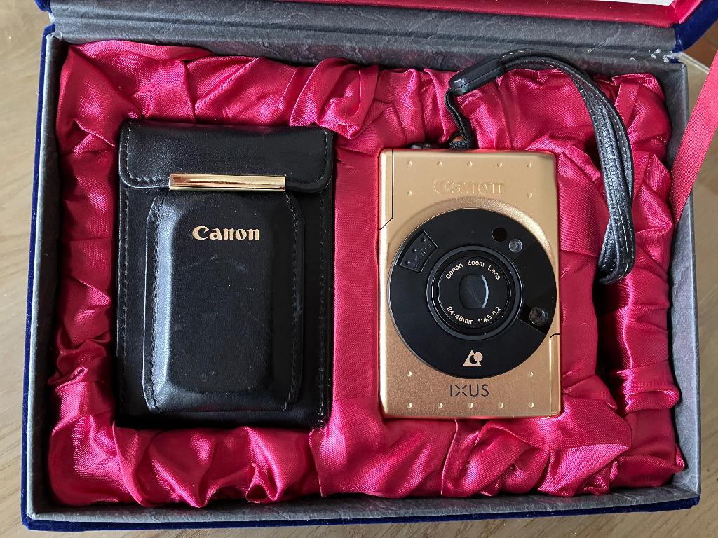 Canon ixus IX 240 limited edition goldplated, Canon, Compact, Ophalen of Verzenden, Zo goed als nieuw