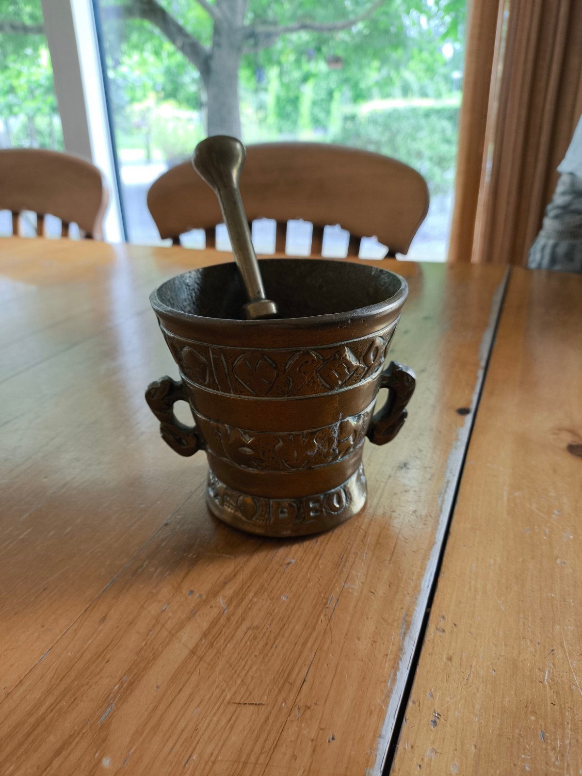 Antieke bronzen vijzel met stamper, Ophalen