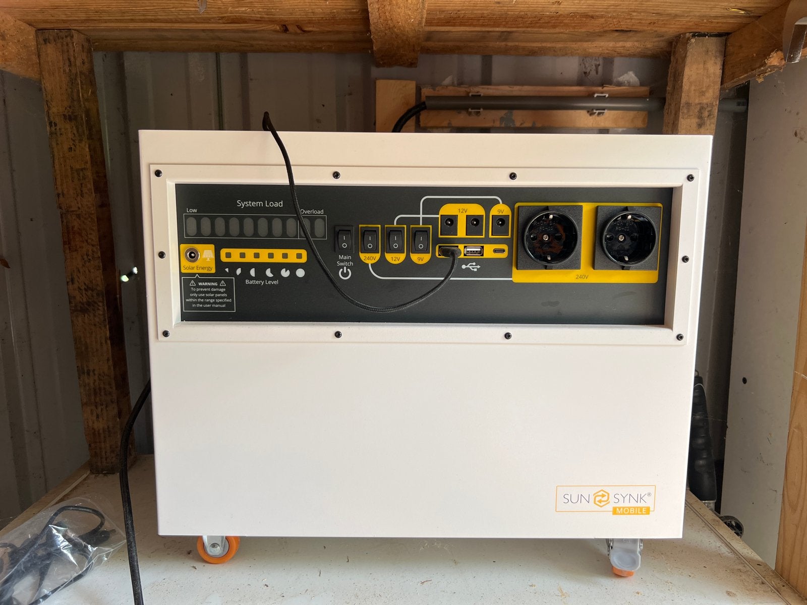 SunSynk Mobile Solar Generator - Nieuwstaat, Ophalen, Zo goed als nieuw