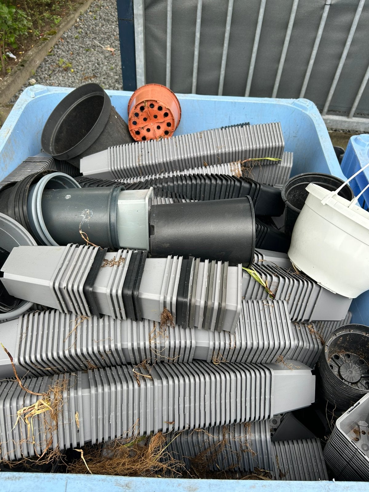 Gratis afhalen kweekpotjes en trays, Ophalen, Gebruikt, Nvt, Kweekbak