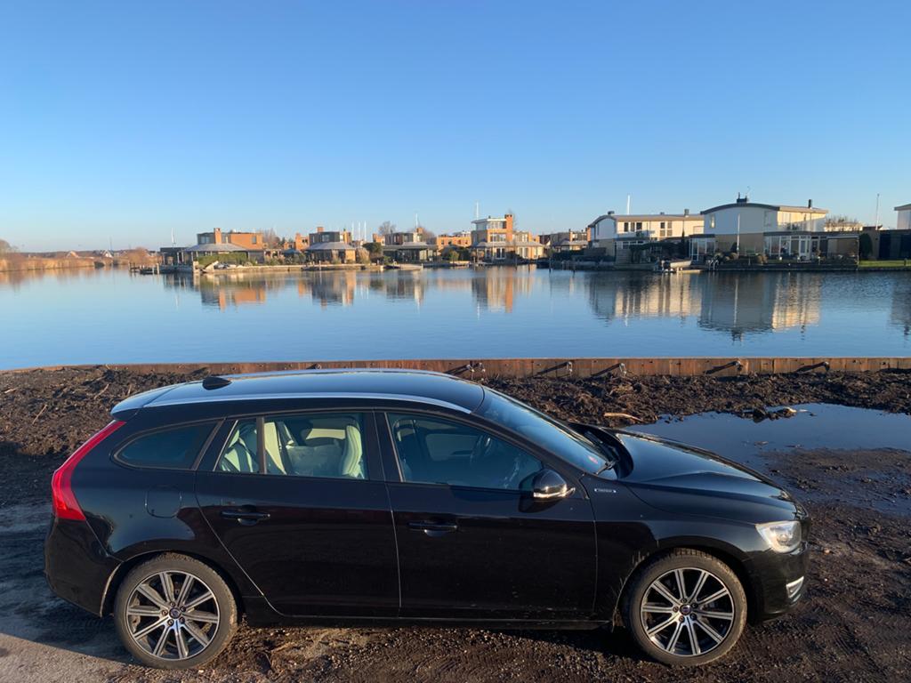 Volvo V60 D5 Twin Engine 231pk Geartronic AWD Plug In Hybrid, Auto's, Volvo, Automaat, 2000 kg, Vierwielaandrijving, Particulier