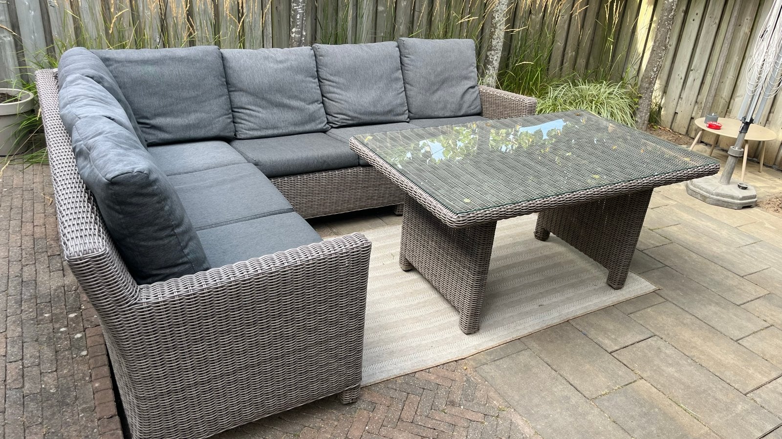 Wicker Tuinset met Hoekbank en Tafel + glasplaat, Ophalen, 5 zitplaatsen, Gebruikt, Wicker
