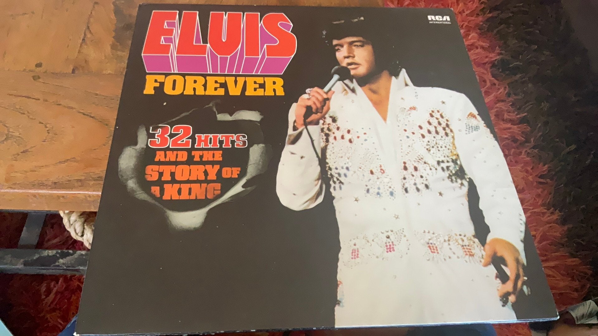 Elvis Presley. Forever. 32 hits and the story of the King, Ophalen of Verzenden, Zo goed als nieuw, 12 inch, Poprock