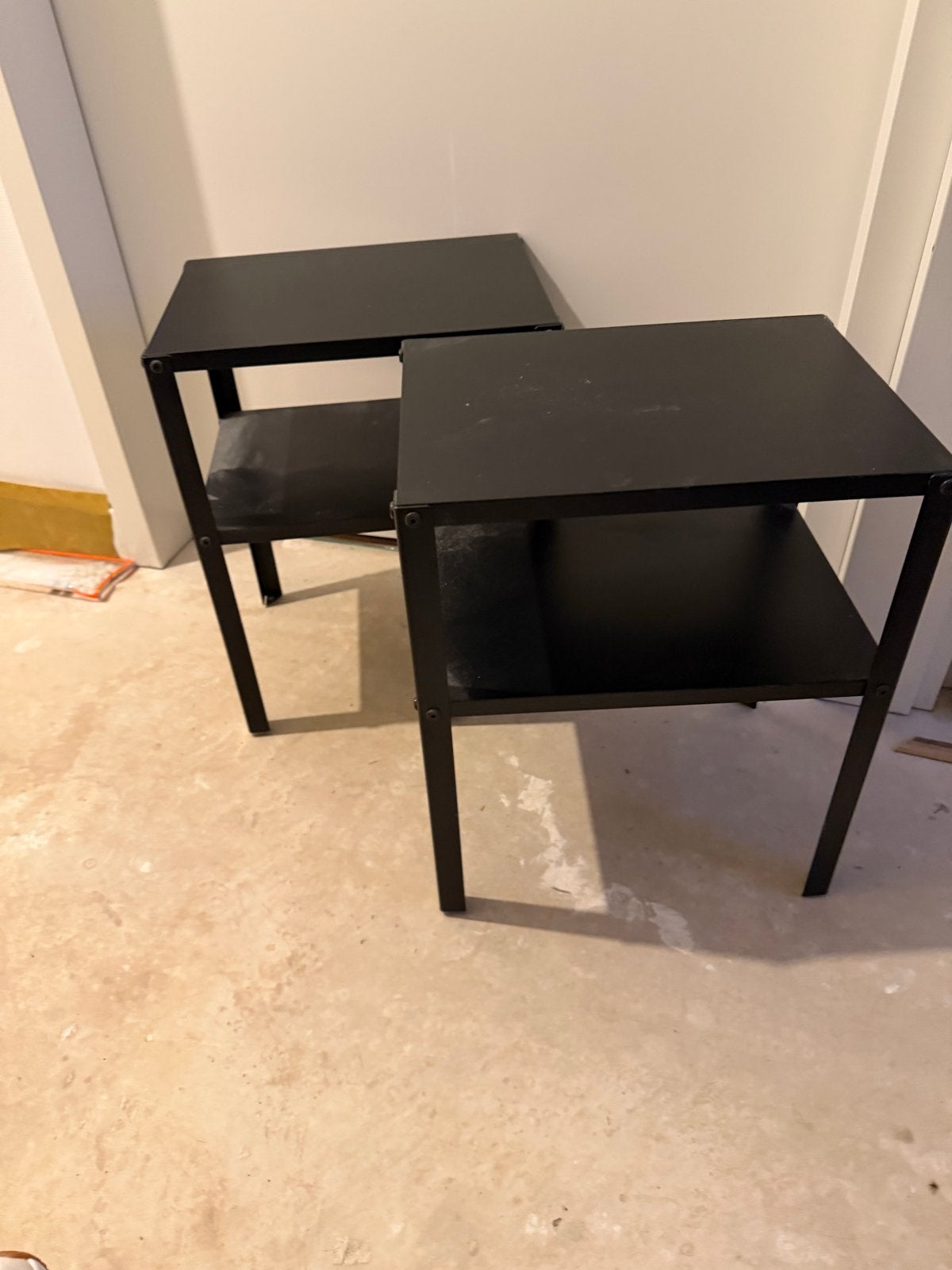 2x IKEA Knarrevik - nachtkastje zwart - Zo goed als nieuw, Ophalen, Minder dan 45 cm, Metaal of Aluminium, Zo goed als nieuw