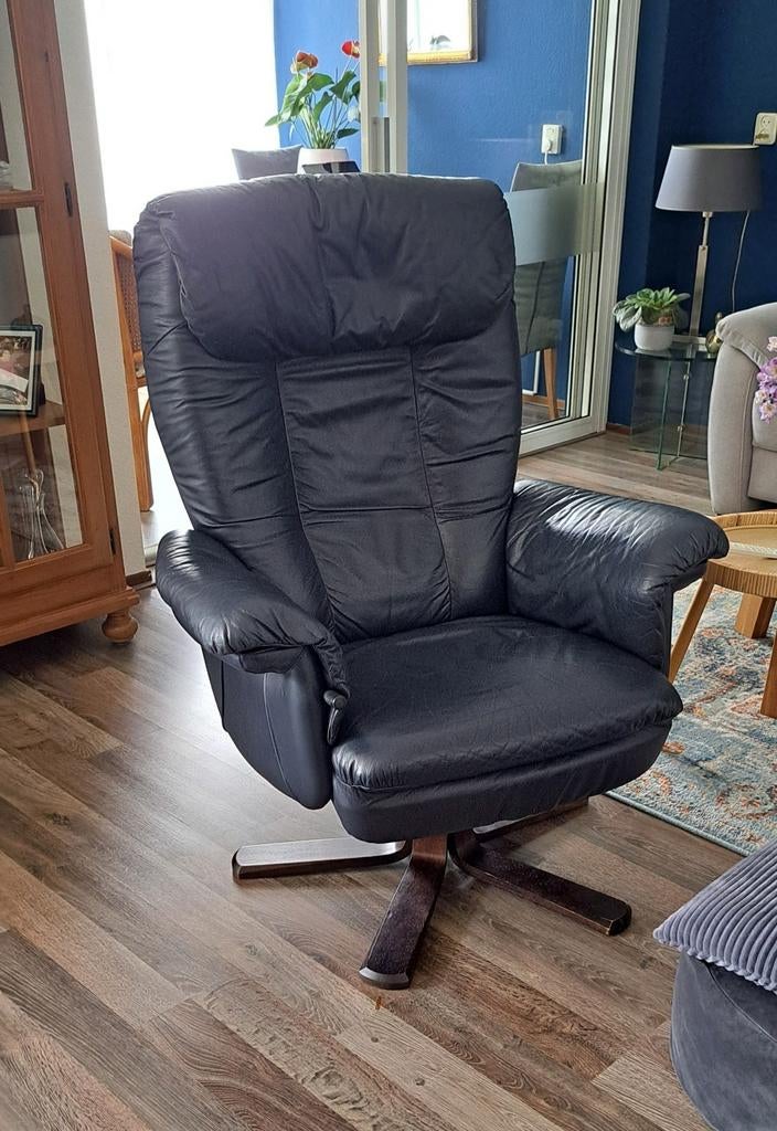 Gratis af te halen: Nette lederen fauteuil !, Huis en Inrichting, Ophalen of Verzenden
